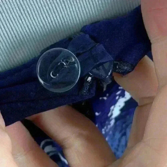 Peter Nygard skirt size 10 tapestry faux wrap - Picture 3 of 8